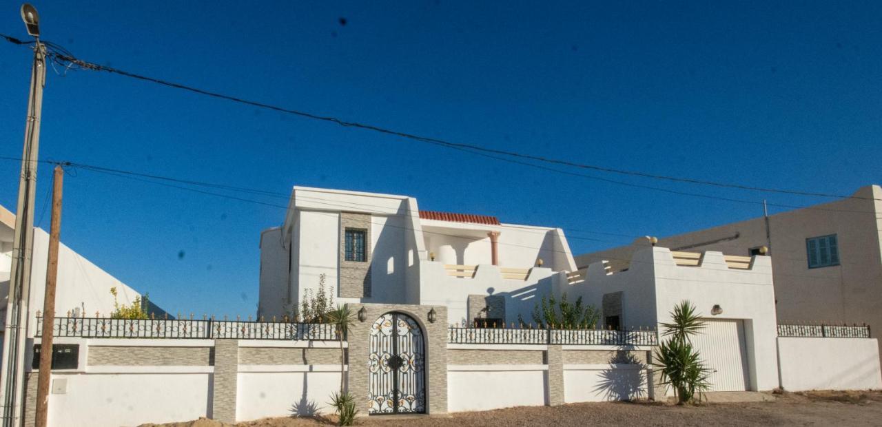 Villa Meublee Avec Piscine Et Abri De Voiture Erriadh Екстериор снимка