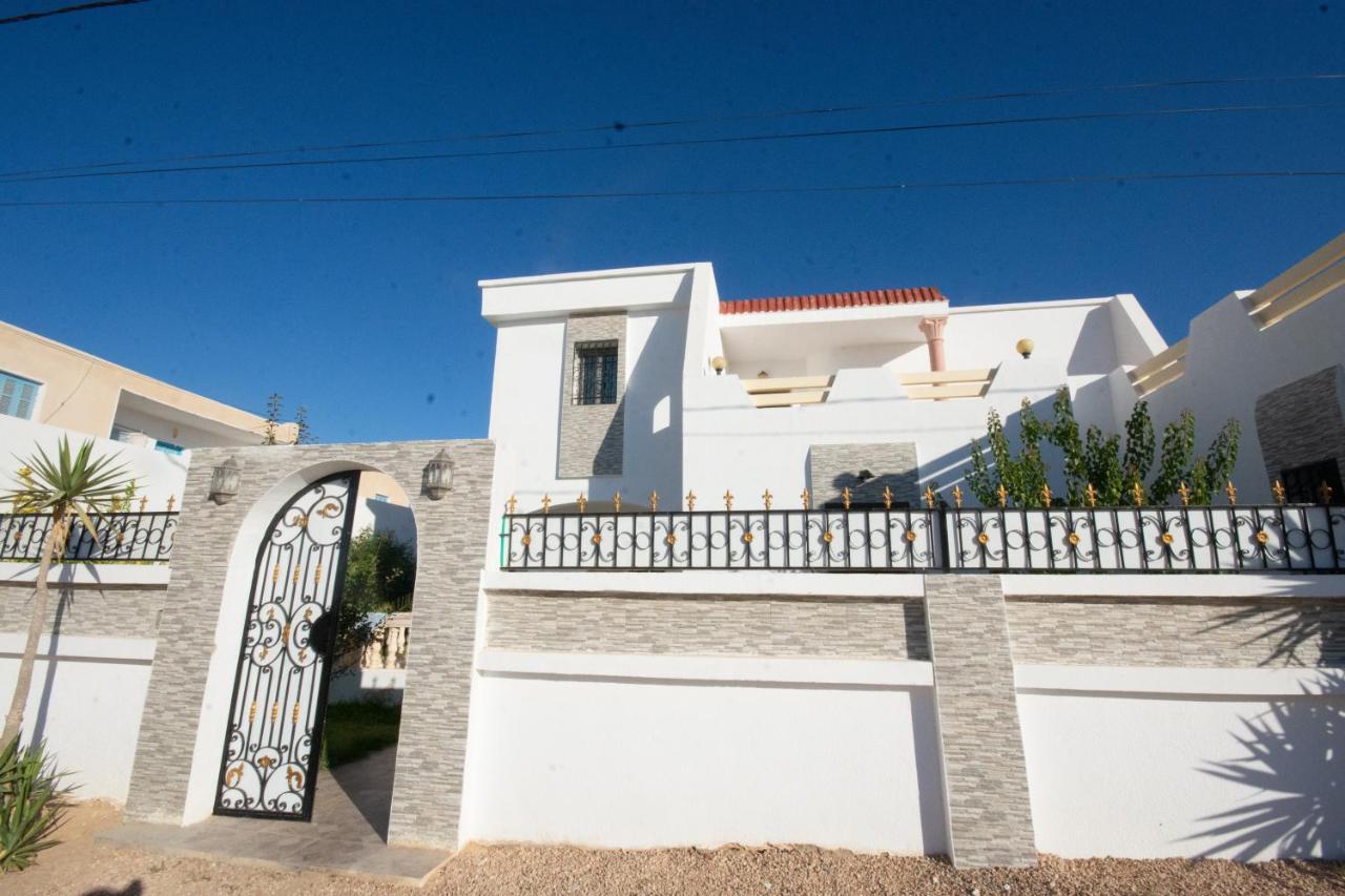 Villa Meublee Avec Piscine Et Abri De Voiture Erriadh Екстериор снимка