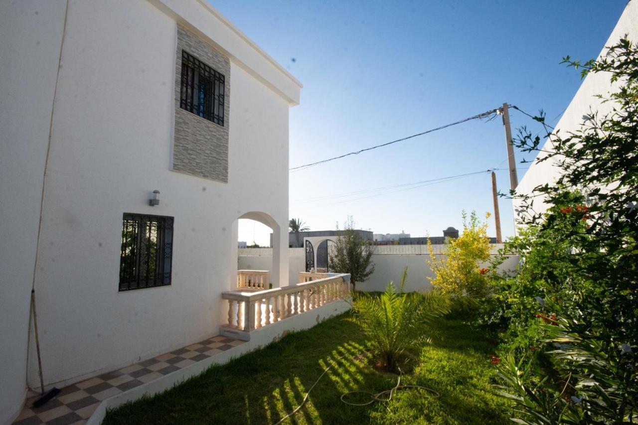 Villa Meublee Avec Piscine Et Abri De Voiture Erriadh Екстериор снимка